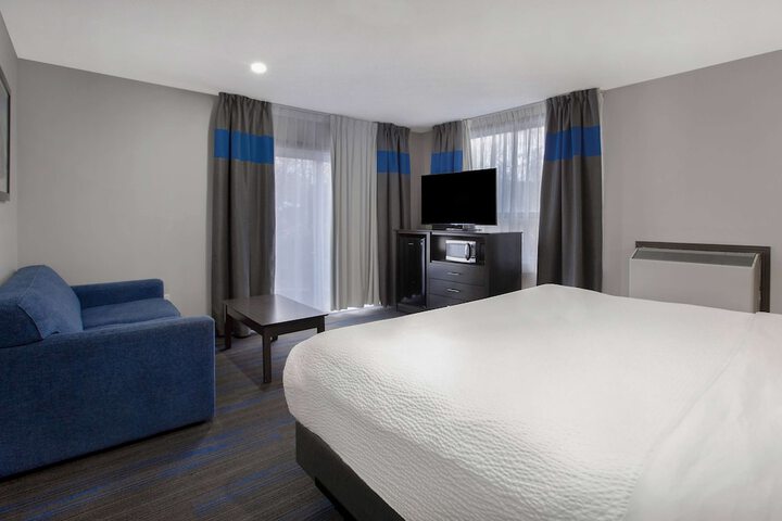 Room 5 of 38