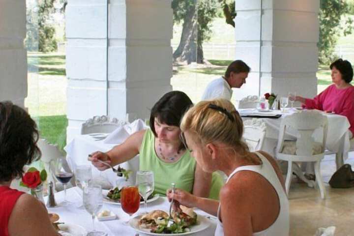 Dining 40 of 47