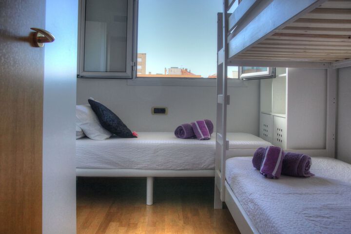 Room 6 of 28