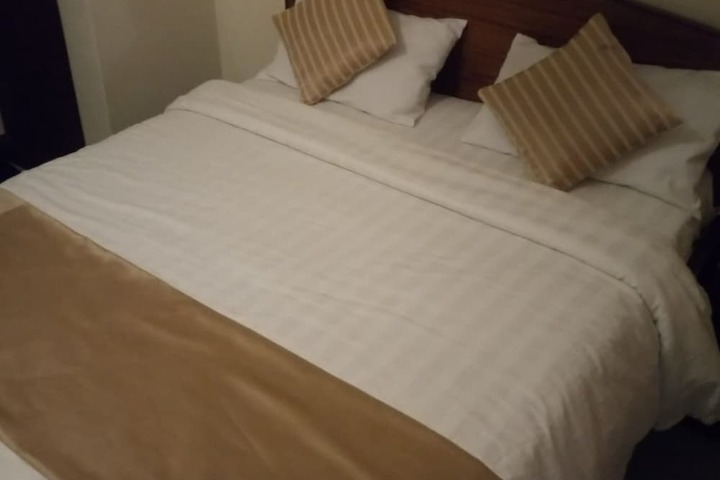Room 7 of 17