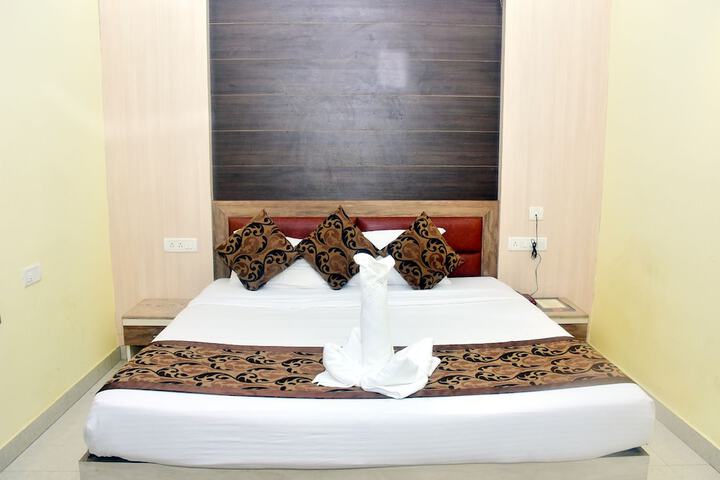 Room 13 of 25