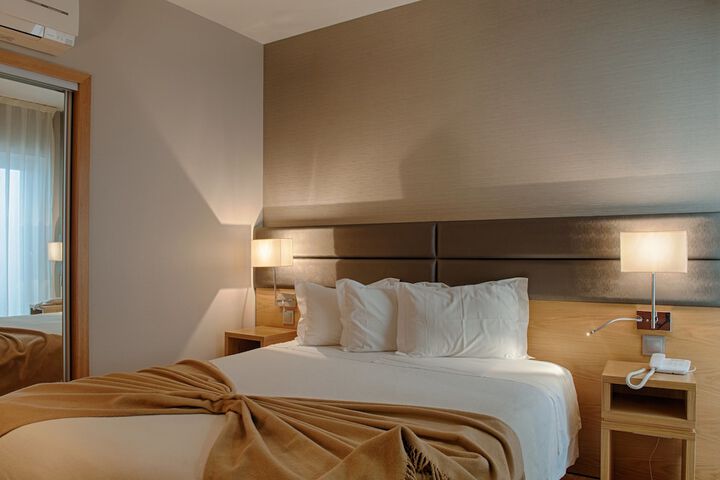 Room 3 of 27