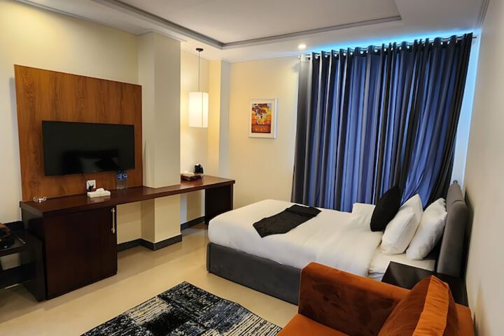 Room 34 of 55
