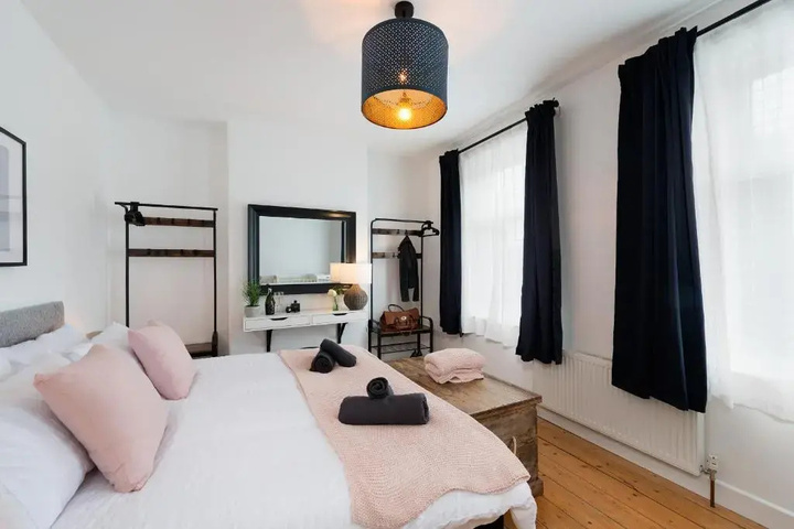 Room 2 of 15