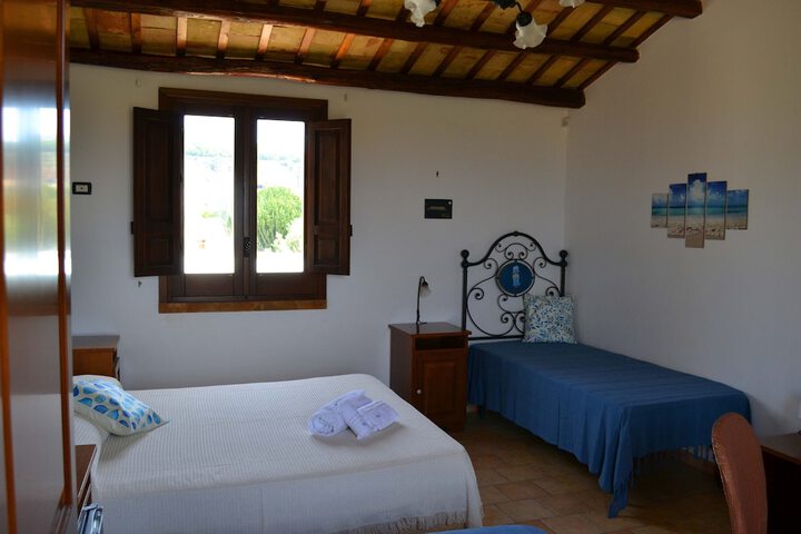 Room 6 of 48