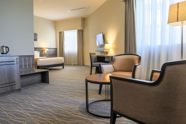 Room 8 of 34