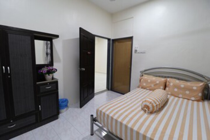 Room 6 of 23
