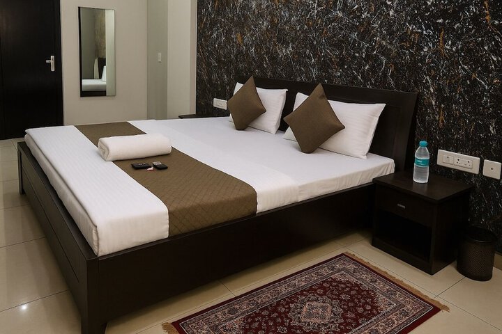 Room 4 of 6