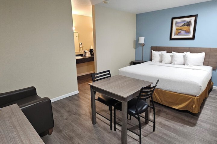 Room 21 of 40