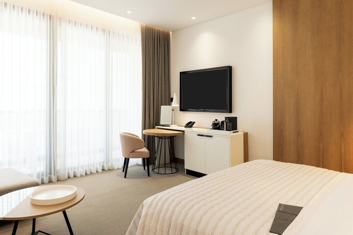Room 76 of 334