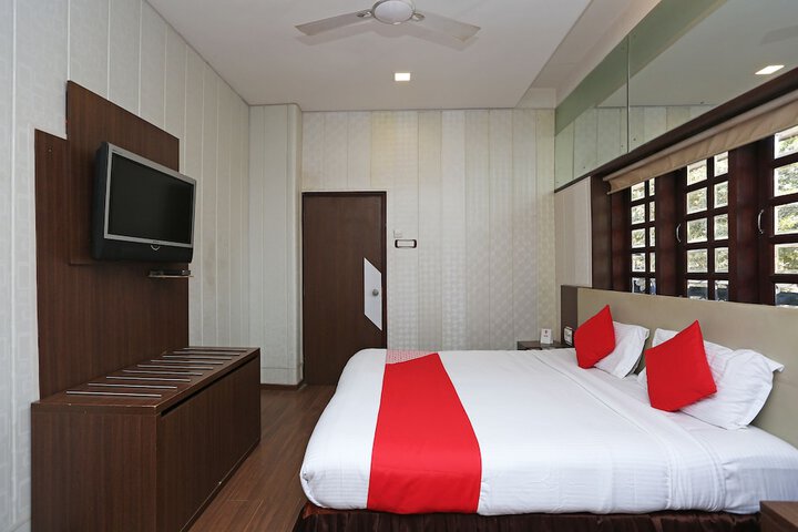 Room 13 of 22