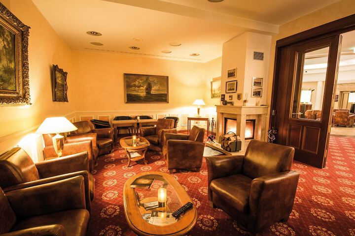 Hotel Lobby