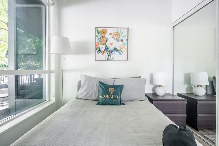 Room 20 of 330