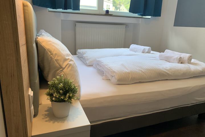 Room 8 of 20