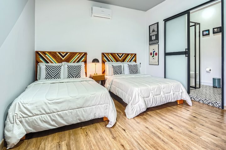 Room 14 of 27