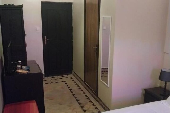 Room 17 of 49