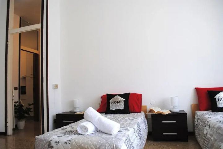 Room 5 of 20