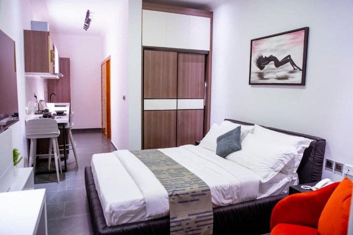 Room 13 of 37