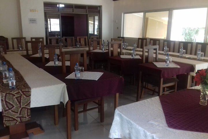 Dining 34 of 63