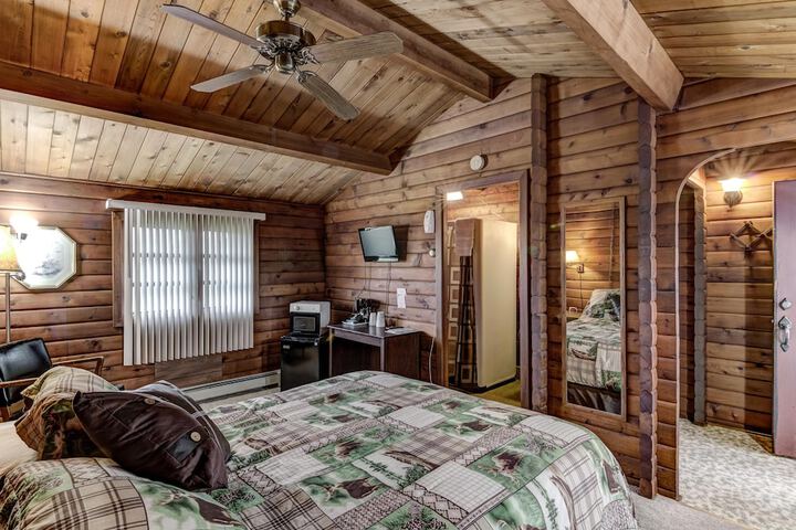 Room 5 of 17