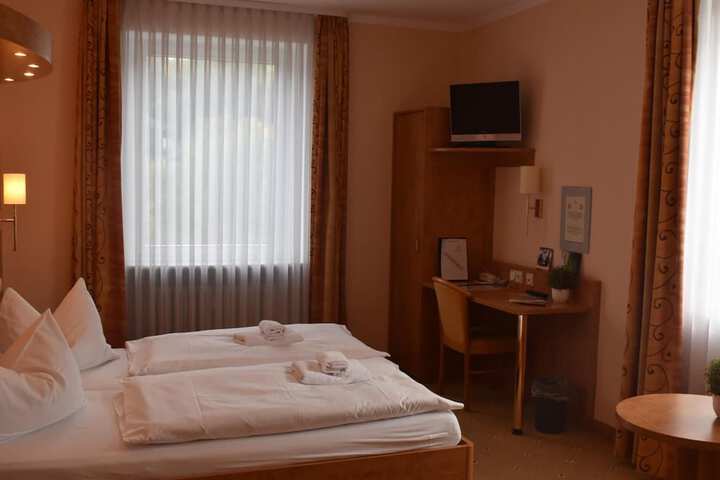Room 12 of 49