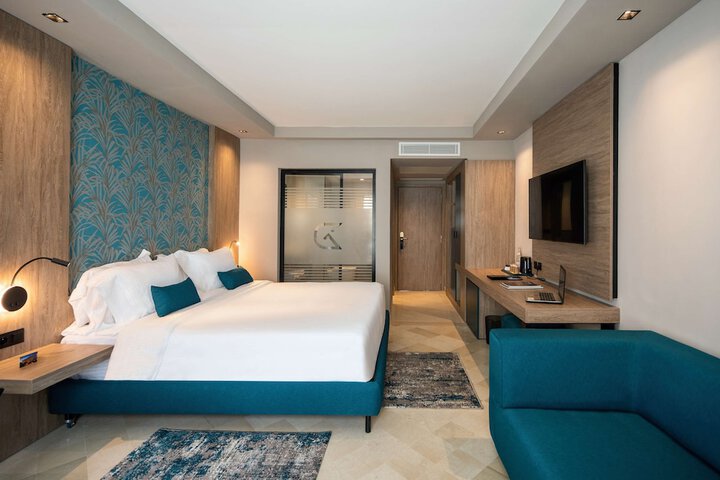Room 9 of 158
