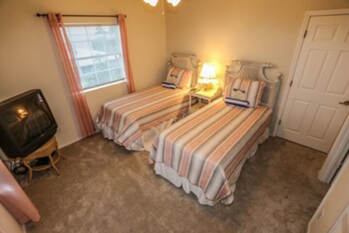 Room 32 of 37