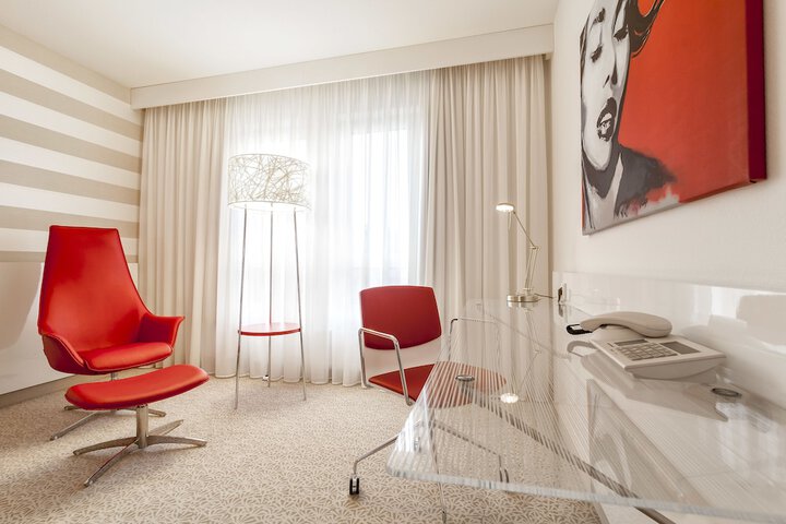 Room 27 of 306