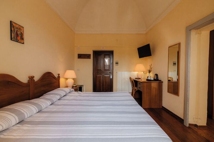 Room 12 of 44