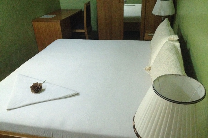Room 4 of 20