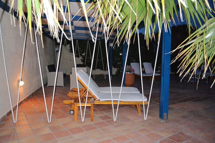 Sundeck 41 of 51