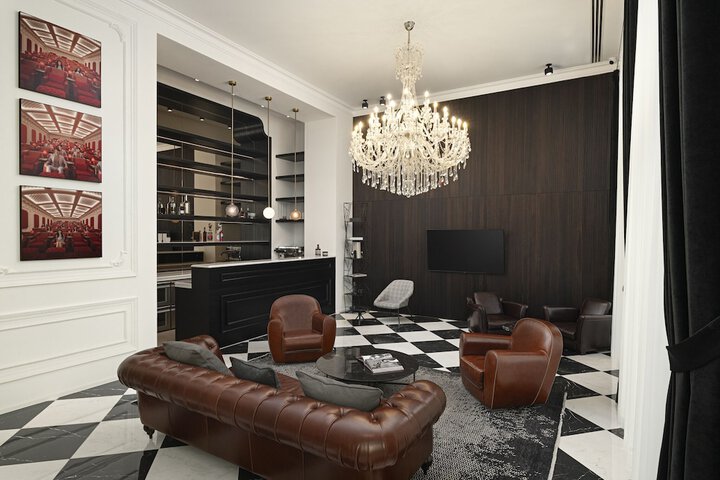 Lounge 46 of 51