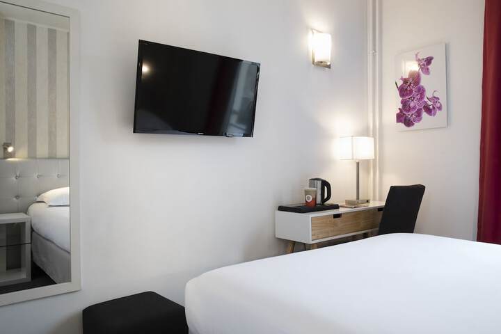 Room 15 of 34