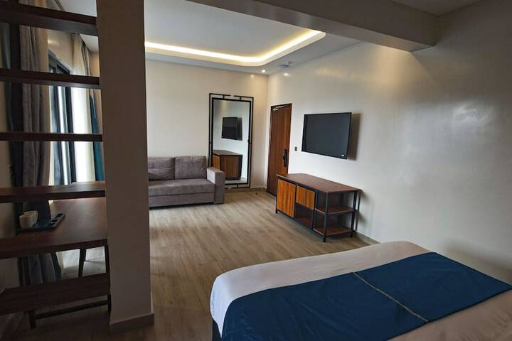 Room 42 of 106