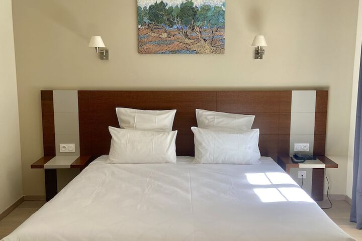 Room 32 of 81
