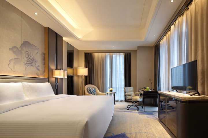 Room 7 of 44