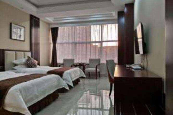 Room 7 of 9