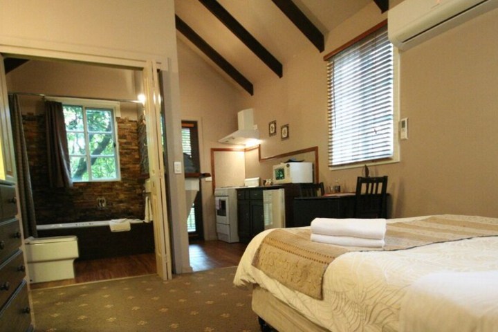 Room 4 of 26