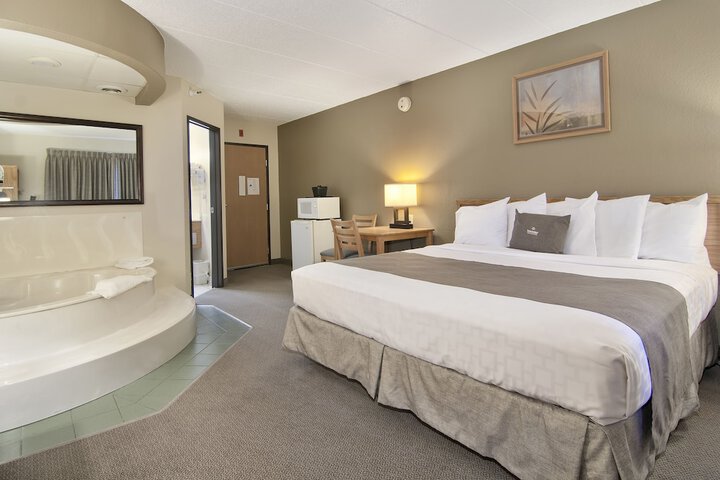 1 King Bed (17 of 28)