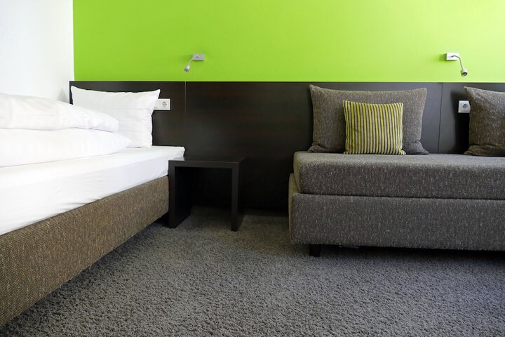 Room 15 of 32