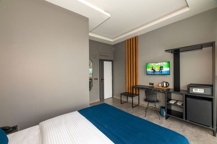 Room 12 of 60