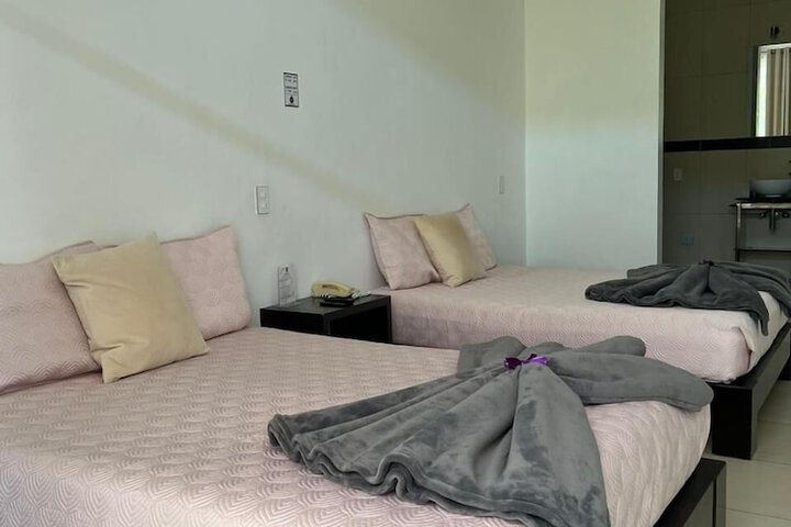 Room 42 of 165