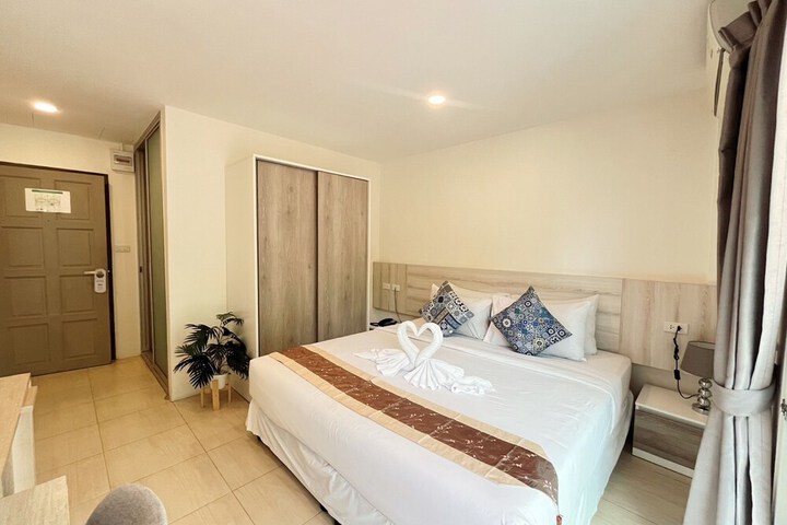 Room 14 of 37