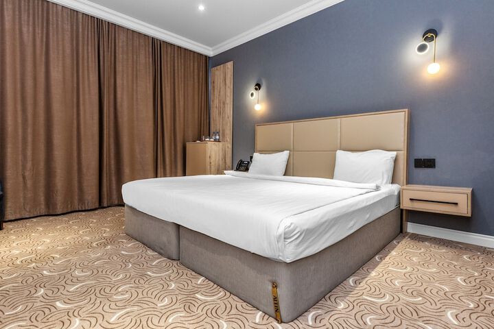 Room 15 of 173