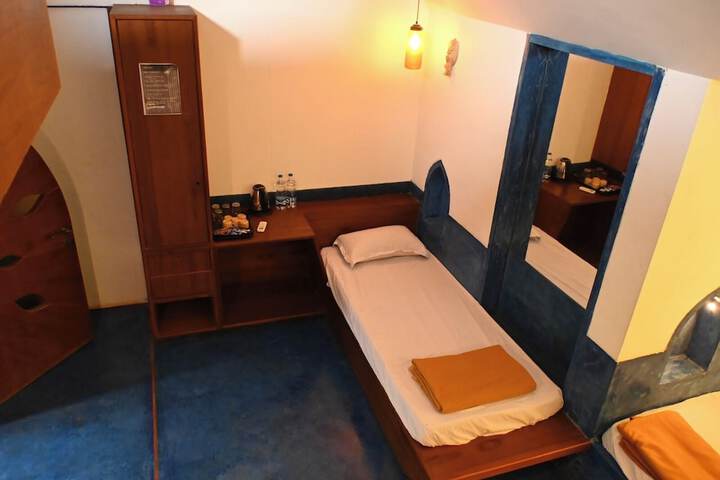 Room 9 of 47