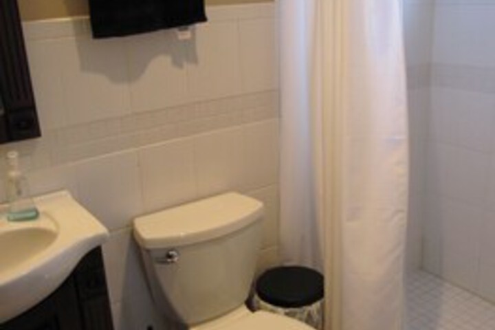 Room 2 of 39