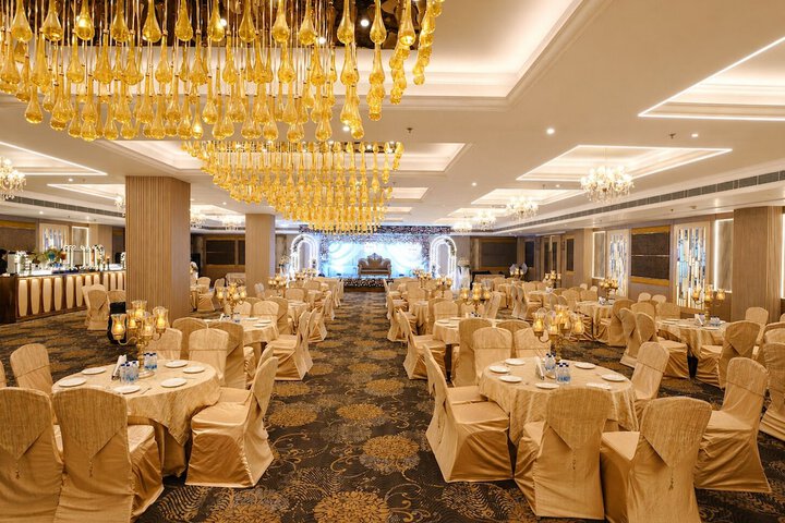 Ballroom/Hall 39 of 43