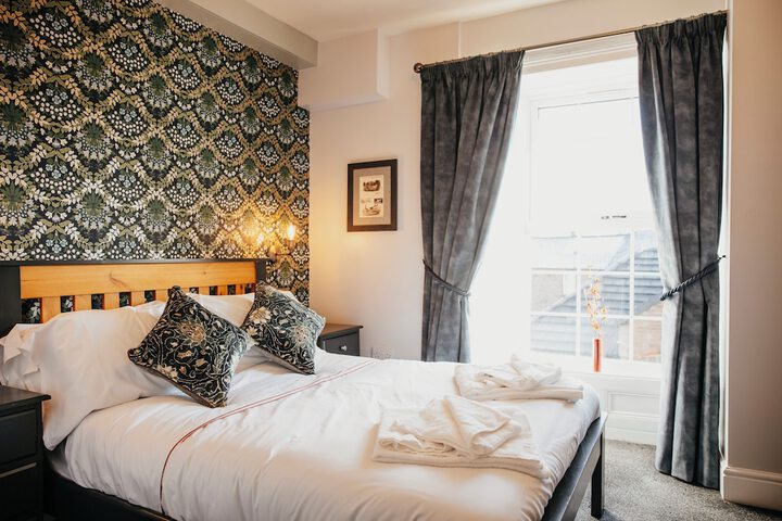 Room 8 of 25