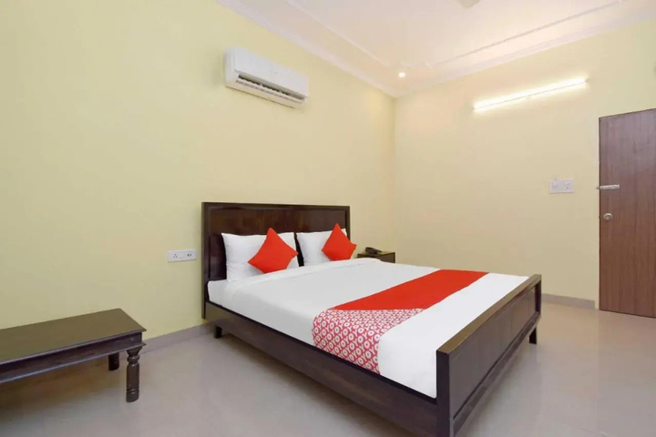 Room 2 of 12