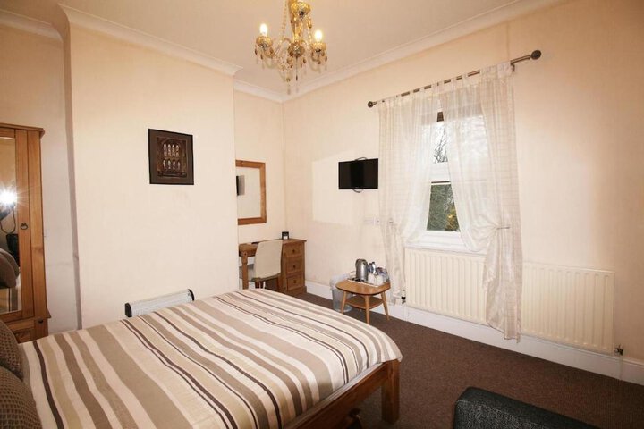 Room 13 of 43